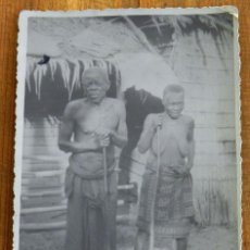 Postales: FOTOGRAFIA DE GUINEA ECUATORIAL ESPAÑOLA, DOS ANCIANOS PAMUES, AÑO 1943, TAMAÑO POSTAL.. Lote 290024088