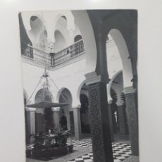 Postales: POSTAL ANTIGUA TETUAN INTERIOR PALACIO ARABE. FOTO GARCIA CORTES 164. CIRCULADA 1956. Lote 356176560