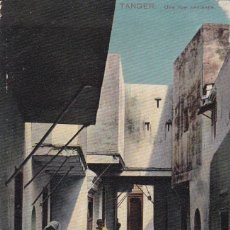 Cartes Postales: MARRUECOS, TANGER, UNA RUE ANCIENNE. NO CONSTA EDITOR. CIRCULADA EN 1917. BYN COLOREADA. Lote 363249575