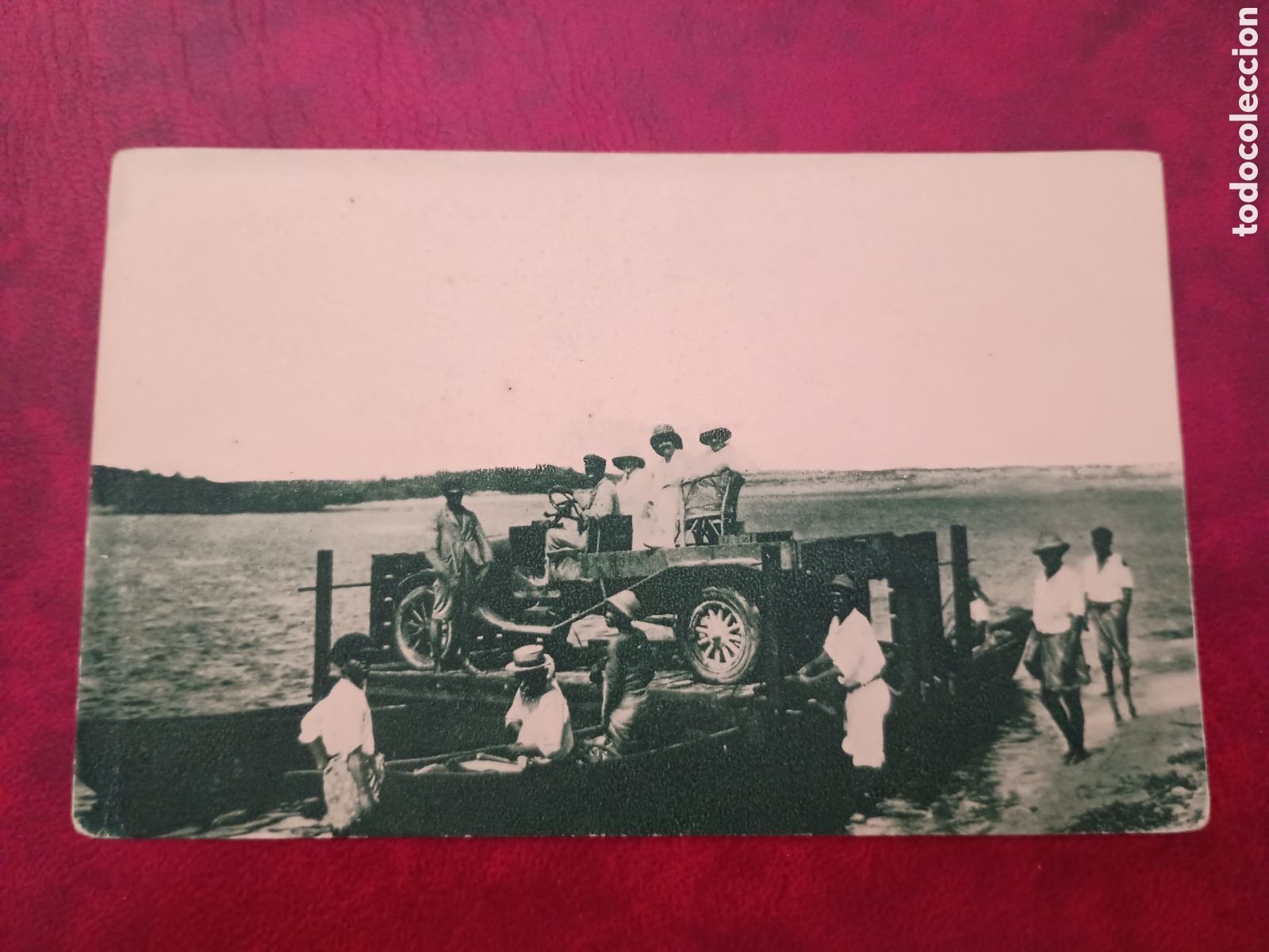 Postales: GUINEA CONTINENTAL ESPA&Ntilde;OLA - ATRAVESANDO EL R&Iacute;O BENITO - PUBLICACIONES PATRI&Oacute;TICAS