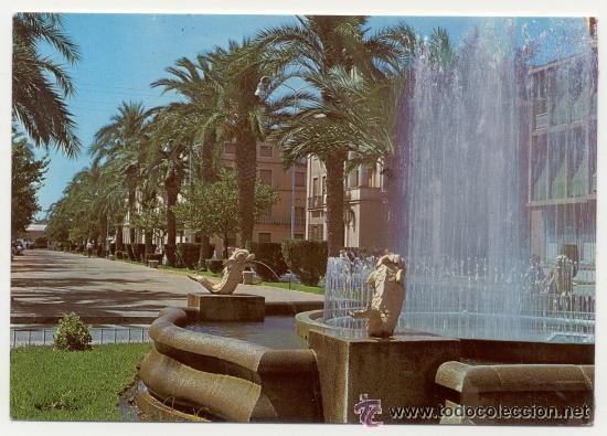 Postales: ***BADAJOZ *** Avda.Gral.Varela - Foto 1