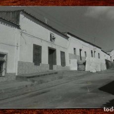 Postales: FOTOGRAFIA DE LA PUEBLA DE SANCHO PEREZ, BADAJOZ, MIDE 12,5 X 9 CMS.. Lote 161079614