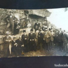 Postales: MERIDA BADAJOZ GRUPO EN EL TEATRO ROMANO POSTAL FOTOGRAFICA HACIA 1910. Lote 285053793