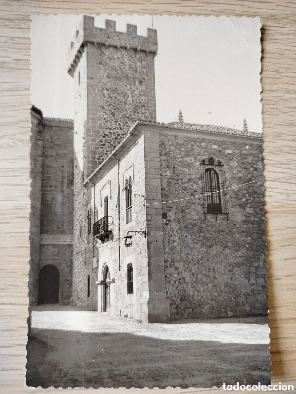 Postales: POSTAL CACERES - 1 PALACIO Y TORRE ( EDICIONES ALARDE) - Foto 1