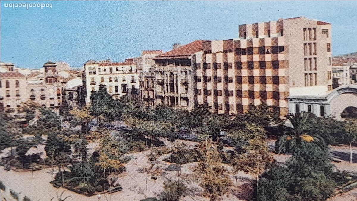 Postales: C&aacute;ceres. Paseo de C&aacute;novas. - Foto 2