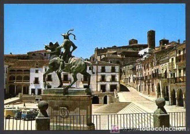 Postkarten: Trujillo. *Plaza Mayor con la estatua de F. Pizarro* Ed. Fiter ref. n&ordm; 7048. Circulada 1978.
