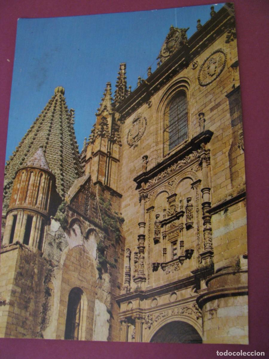 Postales: POSTAL DE PLASENCIA. CATEDRAL. FACHADA Y TORRE DEL MELON. ARRIBAS. CIRCULADA 1968.