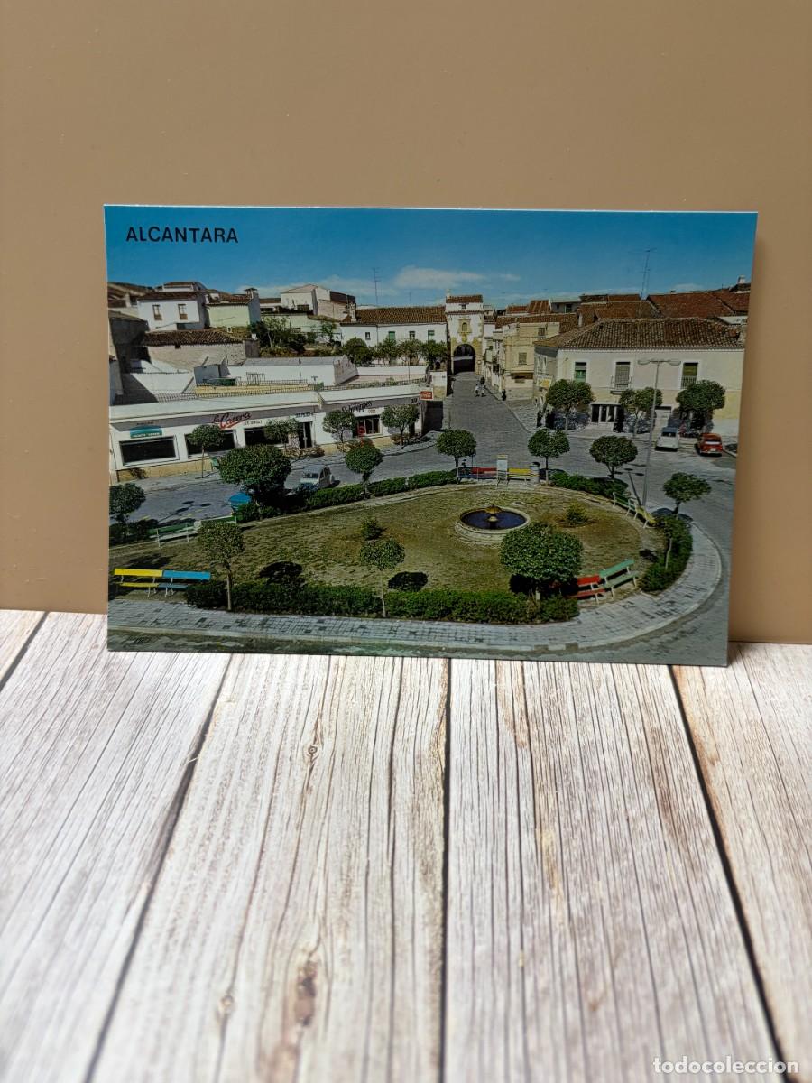 Postales: TARJETA POSTAL. C&Aacute;CERES. 15.- ALCANTARA. PLAZA DE PORTUGAL. EDICIONES ARRIBAS