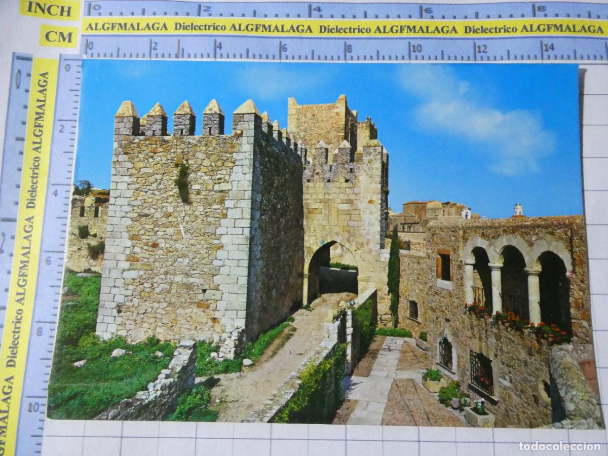 Postales: POSTAL DE C&Aacute;CERES. A&Ntilde;O 1977. TRUJILLO ARCO DE TRIUNFO. 35 ARRIBAS. 1538