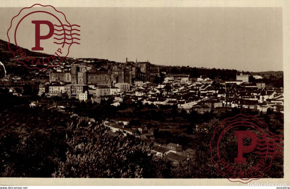 Postales: CACERES. GUADALUPE. MONASTERIO. VISTA GENERAL DEL PUEBLO recortada la parte izquierda