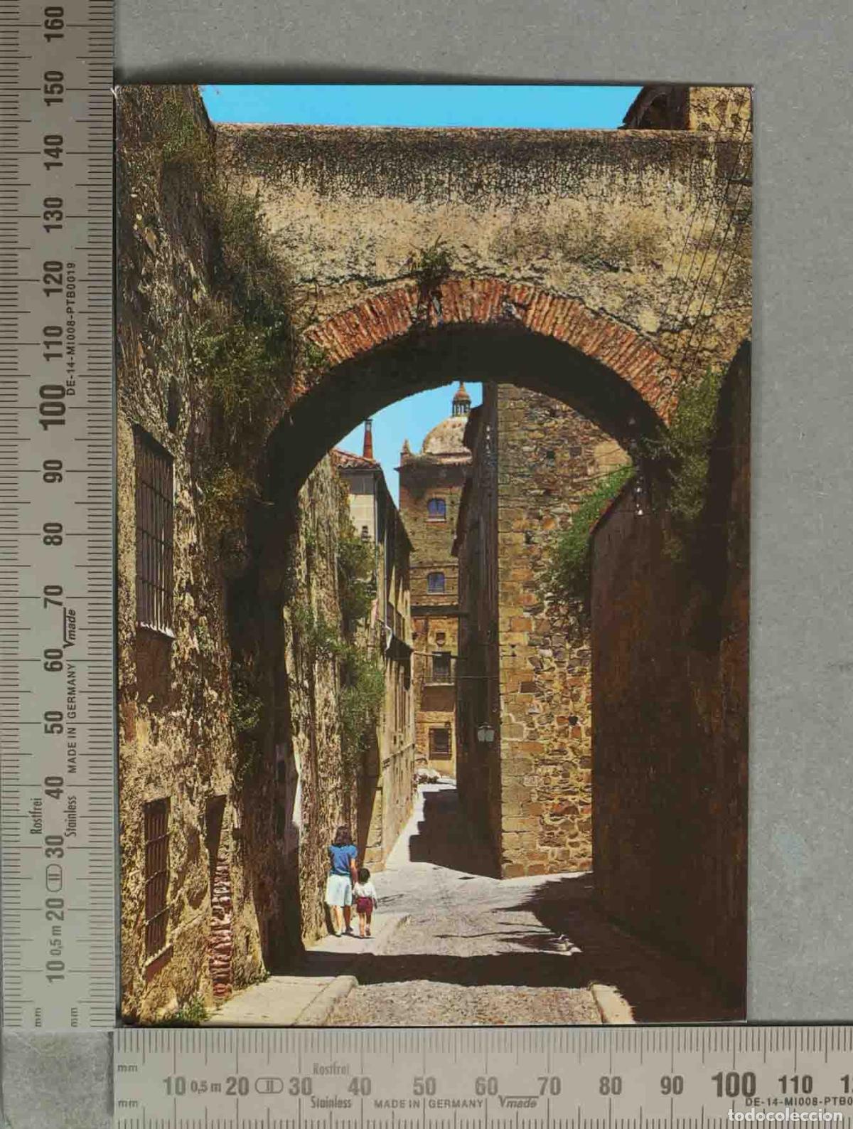 Postais: POSTAL. C&aacute;ceres - Arco del Adarve - Escudo de Oro