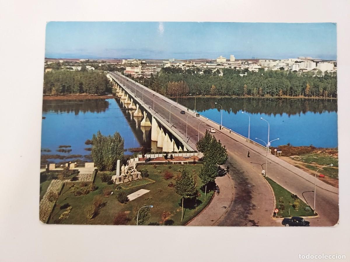 Postales: POSTAL BADAJOZ PUENTE NUEVO SOBRE EL RIO GUADIANA VISTA PANORAMICA. 1970. CIRCULADA