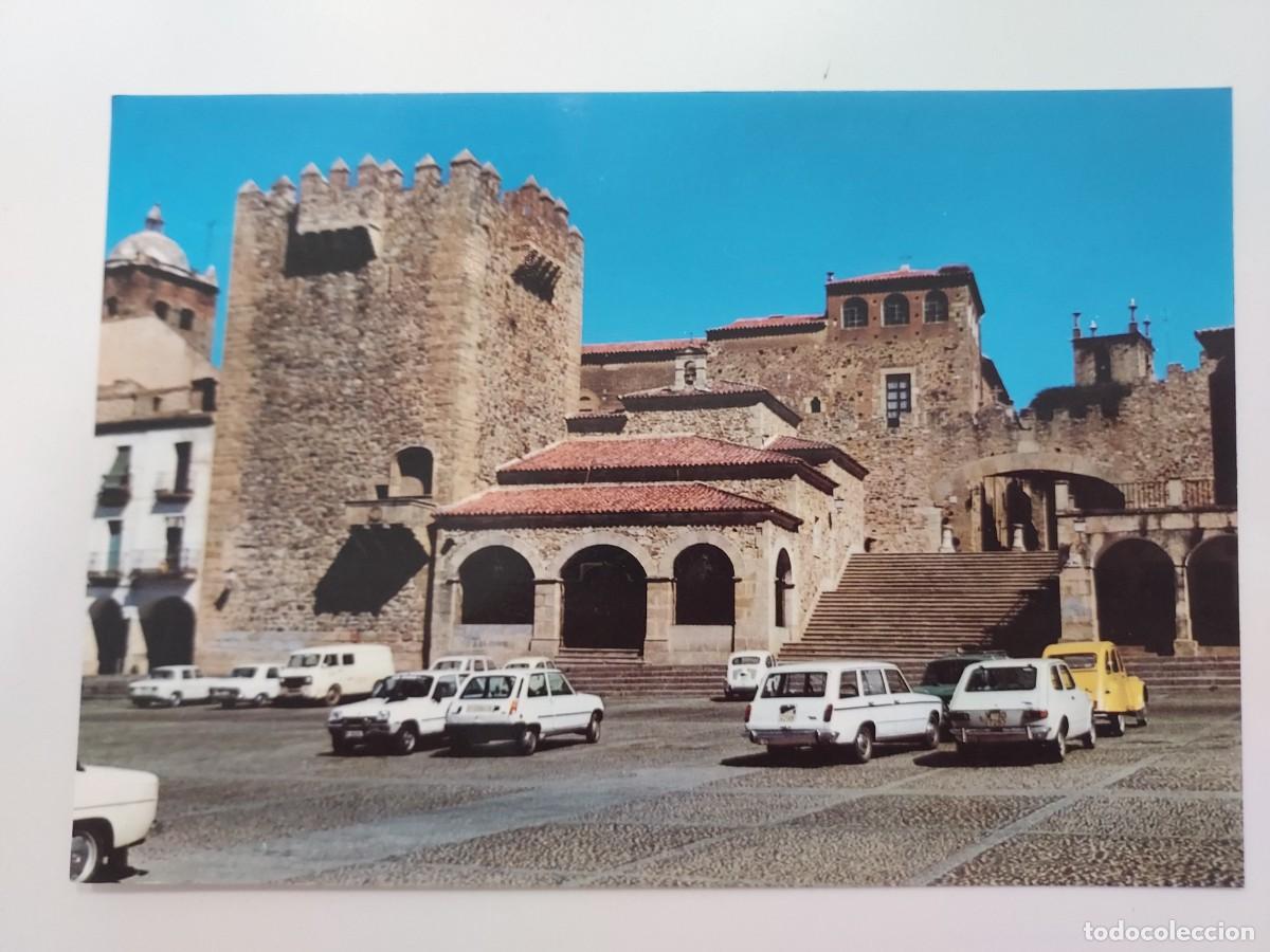 Postales: POSTAL CACERES TORRE DE BUJACO ERMITA DE LA PAZ. SIN CIRCULAR. RENAULT 5 CITROEN 2CV SEAT 127