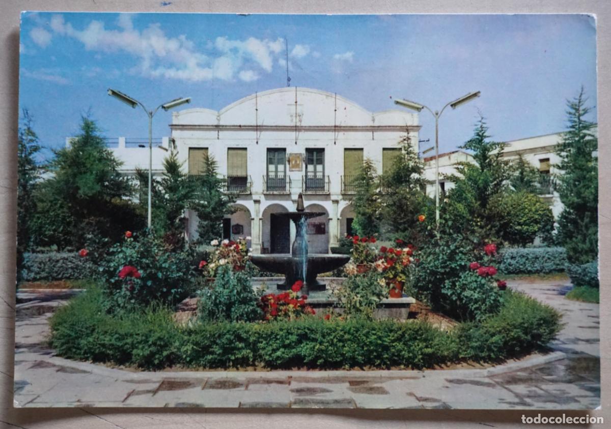 Postales: Montijo, Plaza de Espa&ntilde;a, postal circulada y editada el a&ntilde;o 1966, ver comentario