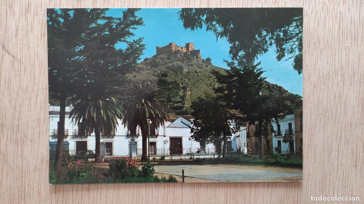 Postales: POSTAL BURGUILLOS DEL CERRO BADAJOZ PARQUE CARRERO BLANCO ANTES FUENTE LLANO AL FONDO EL CASTILLO