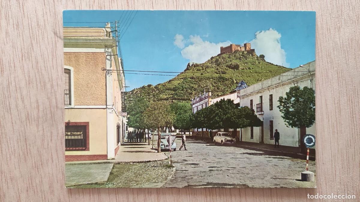 Postales: BURGUILLOS DEL CERRO BADAJOZ AVENIDA PLAZA DE ESPA&Ntilde;A AL FONDO EL CASTILLO