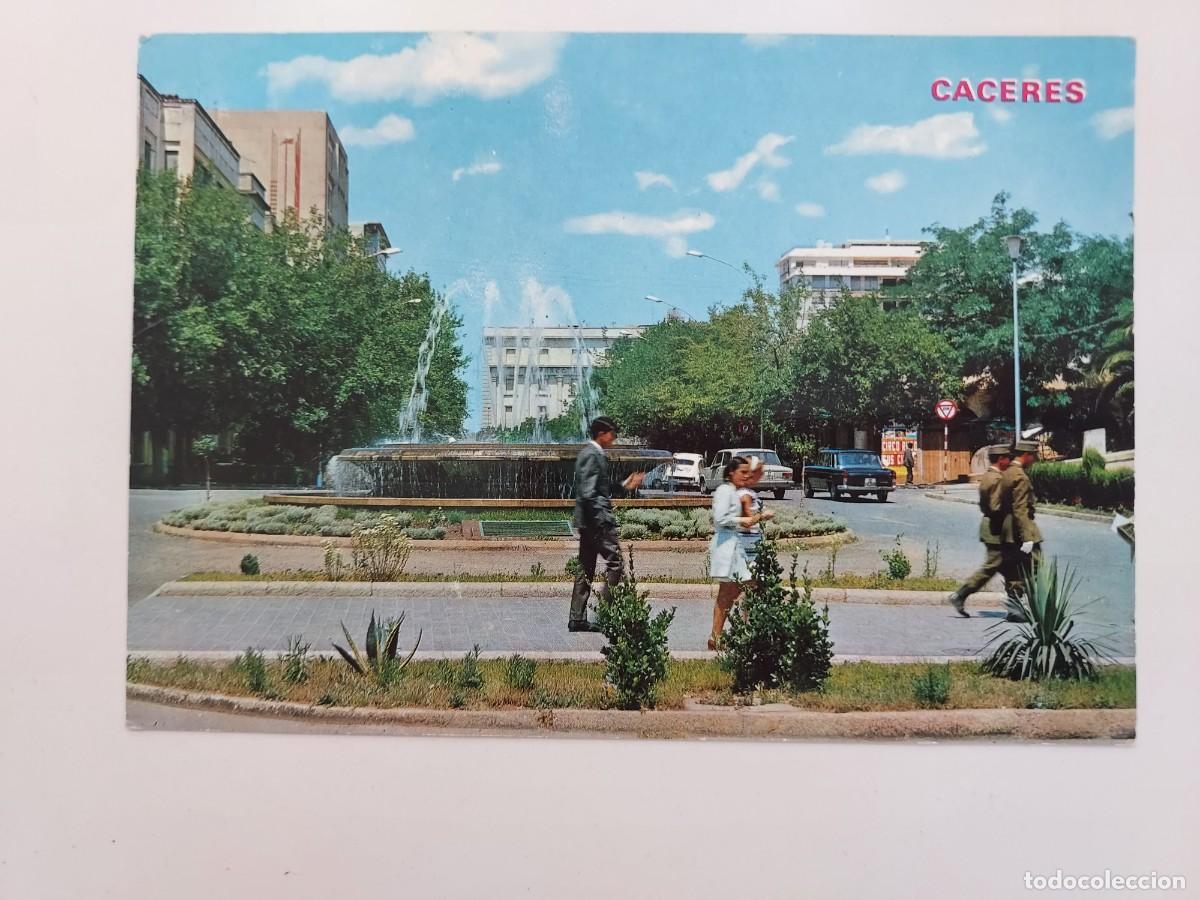 Postales: POSTAL CACERES FUENTE LUMINOSA. AVDA. DE ESPA&Ntilde;A. 1968. SIN CIRCULAR. SOLDADOS MILITAR