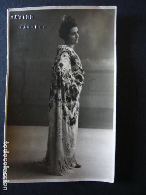 Postales: CACERES RETRATO DE MUJER CON MANTON POSTAL FOTOGRAFICA JAVIER FOTOGRAFO