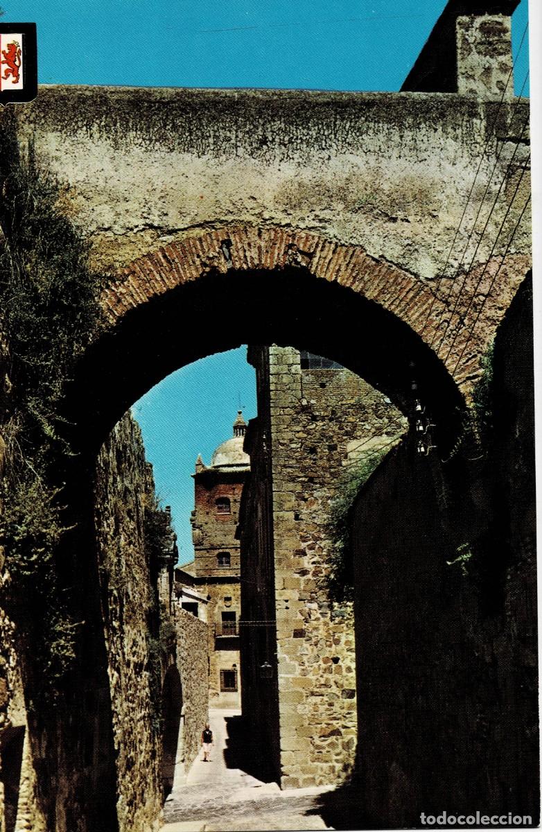 Postales: POSTAL MODERNA DE EXTREMADURA. CACERES. ARCO DEL ADARVE. SIGLO XV. P-EXT-285