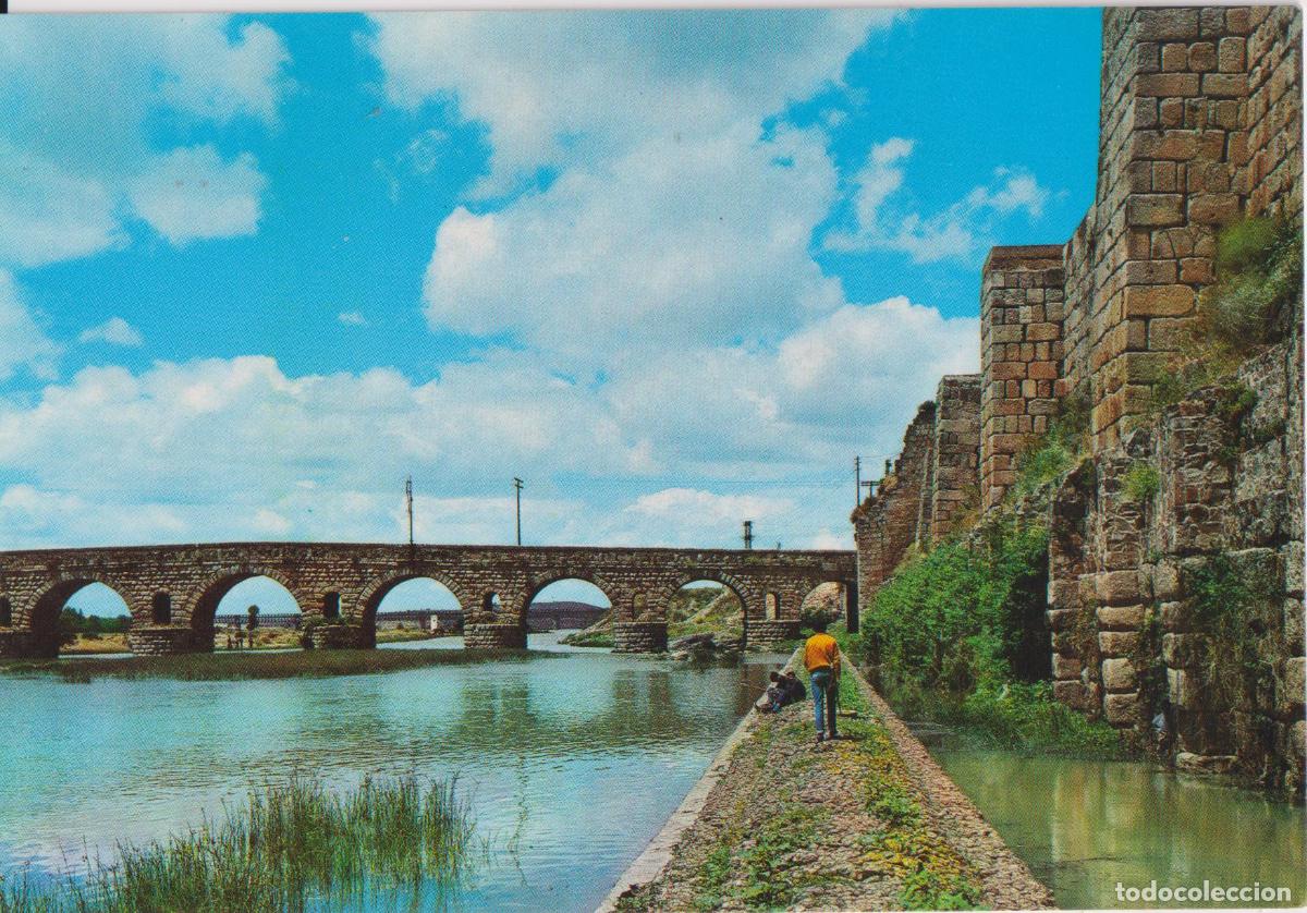 Postales: MERIDA (BADAJOZ) PUENTE ROMANO Y MURALLAS DE LA ALCAZABA - EDICIONES ARRIBAS N&ordm;2047 - S/C