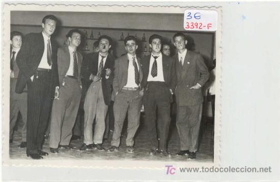 Sports collectibles: (3392-F) EQUIPO FUTBOL LA ESPA&Ntilde;A INDUSTRIAL A&Ntilde;OS 50