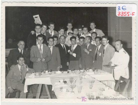 Sports collectibles: (3355-F) EQUIPO FUTBOL LA ESPA&Ntilde;A INDUSTRIAL A&Ntilde;OS 50