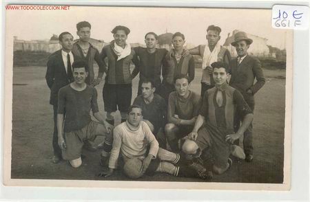 Coleccionismo deportivo: FUTBOL EQUIPO A&Ntilde;OS 20 - Foto 1