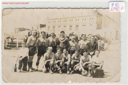 Sports collectibles: POSTAL EQUIPO A&Ntilde;OS 40