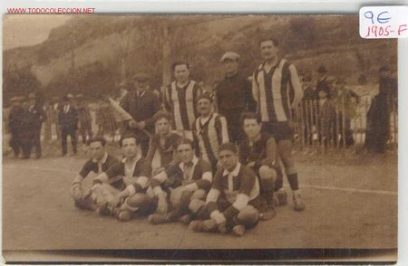 Collectionnisme sportif: (1905-F) POSTAL EQUIPO FUTBOL  A&Ntilde;OS 20