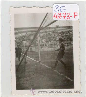 Colecionismo desportivo: (4773-F)FOTOGRAFIA CAMPO DE SARRIA 23-1-49 PARTIDO R.C.D.ESPA&Ntilde;OL-C.F.BARCELONA(RESERVAS)