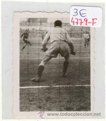 Colecionismo desportivo: (4779-F)FOTOGRAFIA CAMPO DE SARRIA 23-1-49 PARTIDO R.C.D.ESPA&Ntilde;OL-C.F.BARCELONA(RESERVAS)