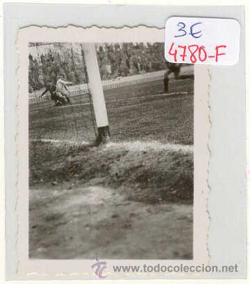 Colecionismo desportivo: (4780-F)FOTOGRAFIA CAMPO DE SARRIA 23-1-49 PARTIDO R.C.D.ESPA&Ntilde;OL-C.F.BARCELONA(RESERVAS)