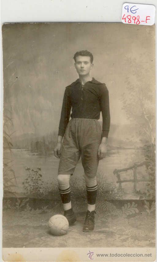 Sports collectibles: (4898-F)POSTAL FOTOGRAFICA JUGADOR DE FUTBOL A&Ntilde;OS 20