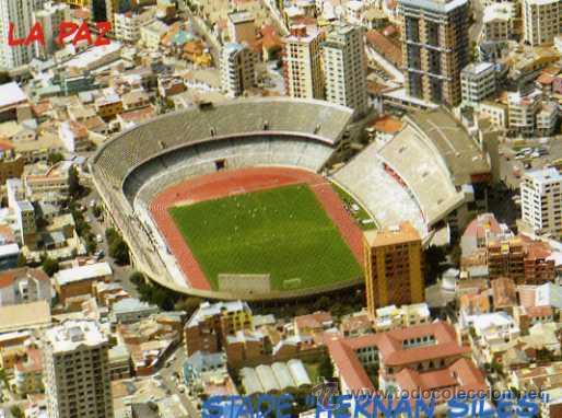 Colecionismo desportivo: CAMPO DE F&Uacute;TBOL - THE STRONGEST Y BOLIVAR LA PAZ BOLIVIA - ESTADIO HERNAN SILES  NUEVA SIN CIRCULAR