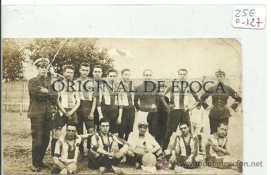 Sammelleidenschaft Sport: (F-127)POSTAL FOTOGRAFICA EQUIPO DE FOOT-BALL A&Ntilde;OS 20