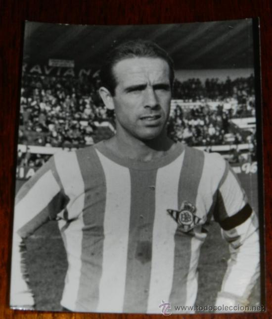 Collectionnisme sportif: ANTIGUA FOTOGRAFIA DE LASA, JUGADOR DEL REAL BETIS CLUB DE FUTBOL, A&Ntilde;O 1961, MIDE 8 X 6 APROX. . EST