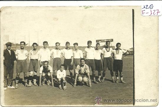 Collectionnisme sportif: (F-127)POSTAL FOTOGRAFICA EQUIPO DE FOOT-BALL A&Ntilde;OS 20
