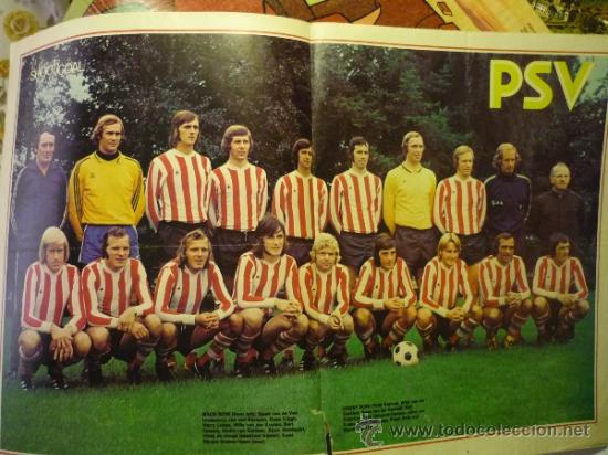 Coleccionismo deportivo: POSTER CENTRAL REVISTA EXTRANJERA EQUIPO PSV - A&Ntilde;OS 8O