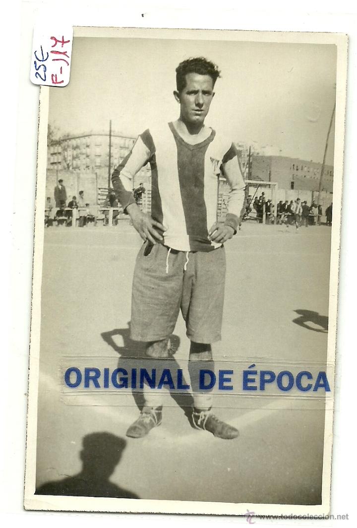 Coleccionismo deportivo: (F-117)POSTAL FOTOGRAFICA JUGADOR DE FUTBOL A&Ntilde;OS 20-30