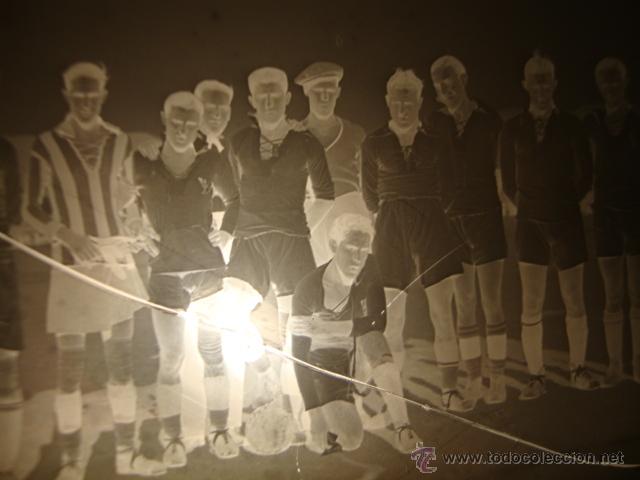 Collezionismo sportivo: ANTIGUO NEGATIVO TAMA&Ntilde;O POSTAL EQUIPO DE FUTBOL DE P.P.S.XX, HACIA 1920