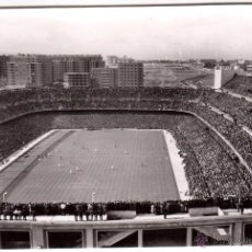 Coleccionismo deportivo: TARJETA POSTAL FOTOGRÁFICA ESTADIO CAMPO DE FUTBOL SANTIAGO BERNABEU REAL MADRID Nº 23 - AÑO 1960