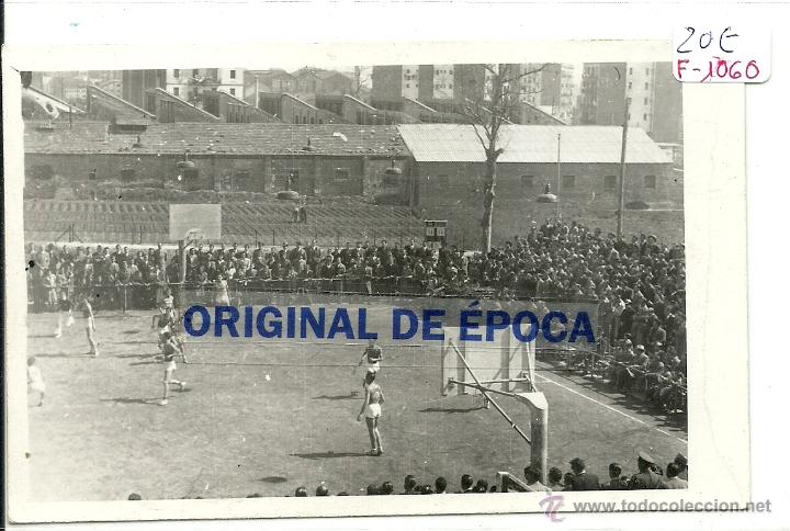 Sammelleidenschaft Sport: (F-1060)POSTAL FOTOGRAFICA PISTA DE BALONCESTO DEL CAMP DE LAS CORTS A&Ntilde;O 1944