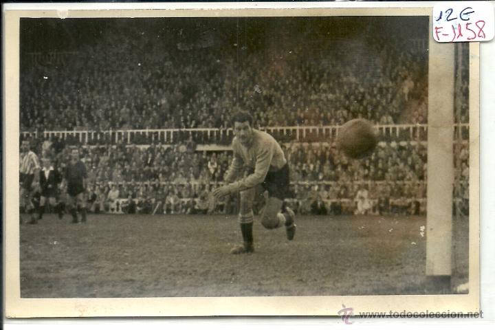 Coleccionismo deportivo: (F-1158)CAMPO DE LAS CORTS,C.F.BARCELONA-AT.MADRID,MARCEL DOMINGO,1950