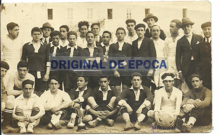 Coleccionismo deportivo: (F-1437)POSTAL FOTOGRAFICA EQUIPO DE FOOT-BALL,A&Ntilde;OS 20