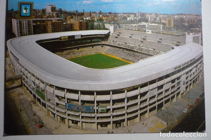 Coleccionismo deportivo: POSTAL MADRID .-ESTADIO BERNABEU .-CIRCULADA - Foto 1