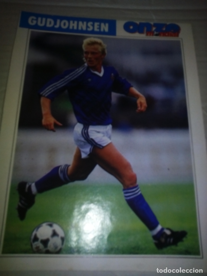 Coleccionismo deportivo: Ficha de la revista ONZE de Gudjohnsen con Islandia - goly