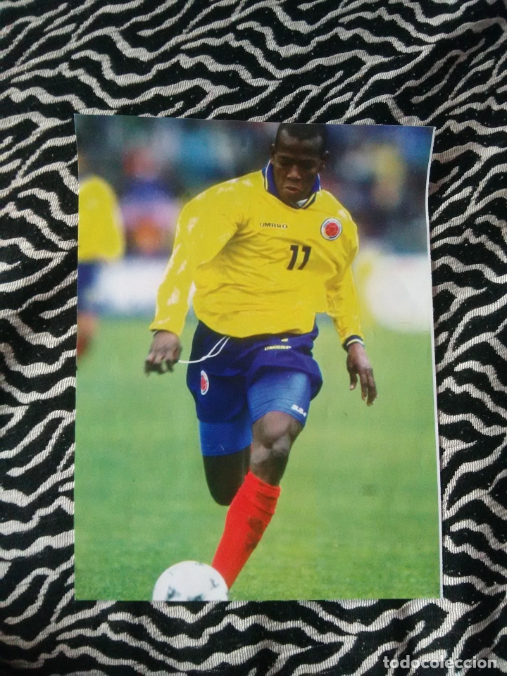 Sports collectibles: ANTIGUA FOTO L&Aacute;MINA MUNDIAL FRANCIA 98 WORLD CUP FRANCE 1998 COLOMBIA: ASPRILLA, MIDE 18 X 23.5 CM