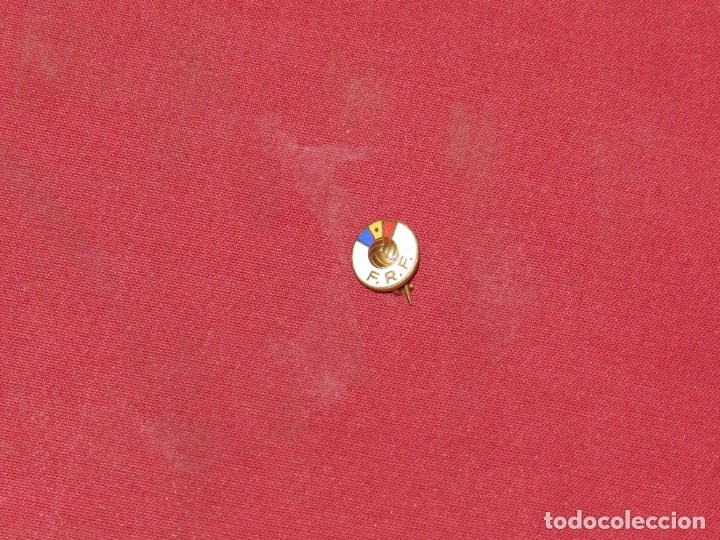 Sports collectibles: INSIGNIA ESMALTADA DE AGUJA ANTIGUA  - FRF FUTBOL