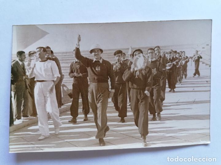 Sports collectibles: FOTOGRAFIA POSTAL, DESFILE BANDA DE MUSICA, FRENTE JUVENTUDES,