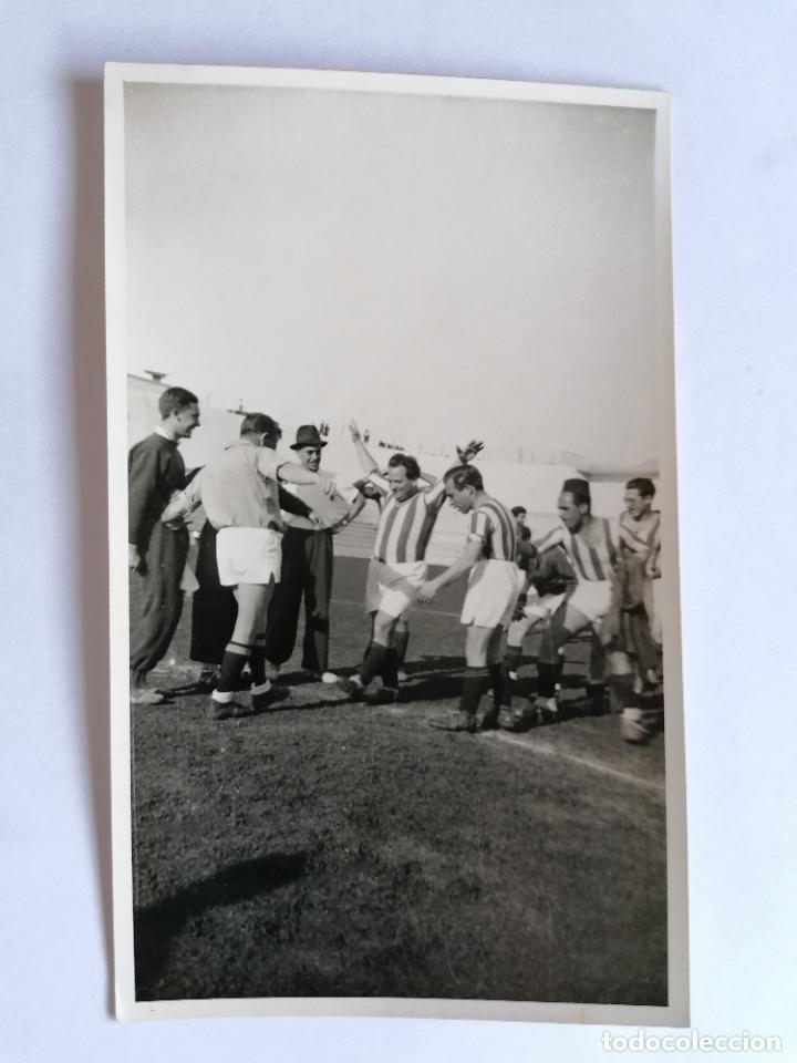Sports collectibles: FOTOGRAFIA POSTAL, SORTEO DEL CAMPO Y SAQUE, PARTIDO INSENSATOS CONTRA PRUDENTES